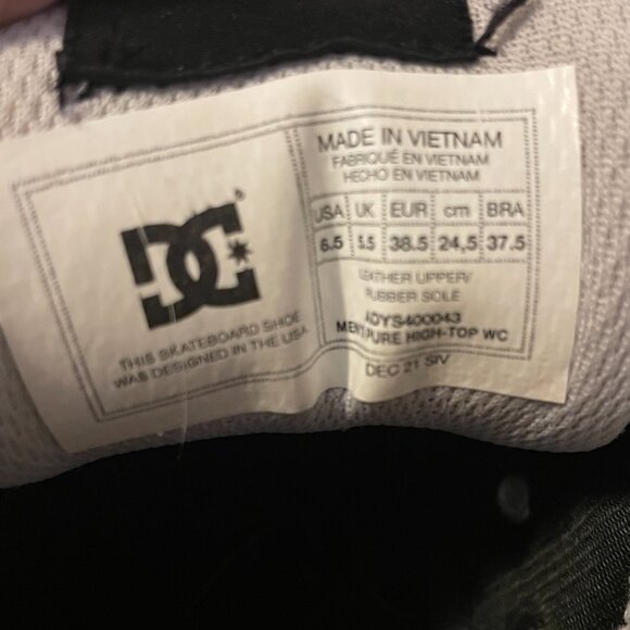 DC High Top Boys Shoes Red Black White Size 6.5 - Picture 3 of 3